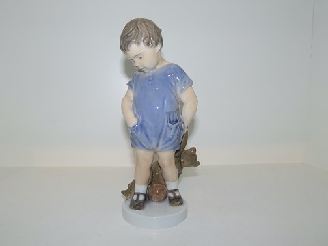 Royal Copenhagen figurDreng med bamse