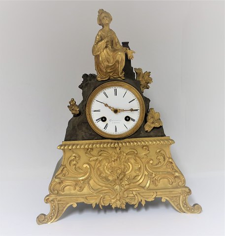 Gueriniere A Saumur. Bronce ur. Højde 31 cm.  Produceret ca. 1840. Optræksnøgle medfølger