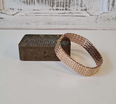 Bernhard Hertz kraftigt vintage armbånd i smukt V - mønster produceret i 14 kt guld