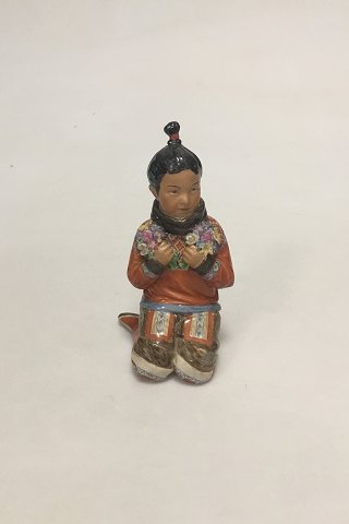 Royal Copenhagen Overglasur Figur af Grønlandsk Pige No 12415