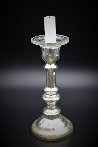 Lysestage i fattigmandssølv fra 1800 tallet med fin gammel patina.Højde : 21cm.