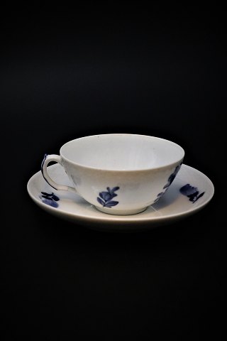 Royal Copenhagen Blue Flower Braided teacup.RC#  10/8049. Cup Dia.:9,8cm.