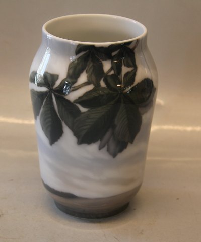 886-108 Kgl. Art Nouveau Vase - Kastnanie blade 17 cm præ1923 Kongelig Dansk porcelain