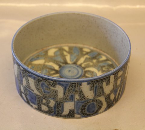 Bo Kristiansen skål  7 x 17 cm med bogstaver Royal Copenhagen Gallery no 155 of 500 signeret K. Kongelig Dansk Fajance