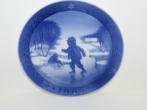 Royal CopenhagenJuleplatte 1965Skøjteløbere