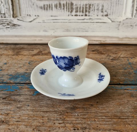 Royal Copenhagen Flettet Blå Blomst æggebæger på fod No. 8126
