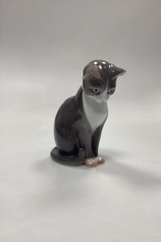 Bing og Grøndahl Figur Siddende Kat No. 1876