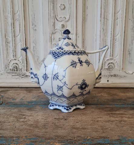 Royal Copenhagen Musselmalet helblonde tekande no. 1119