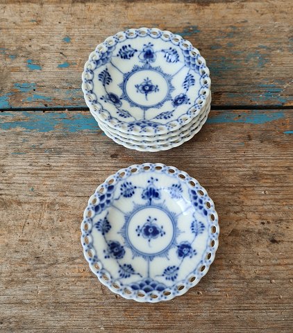 Royal Copenhagen Musselmalet helblonde smørkop no. 1004
