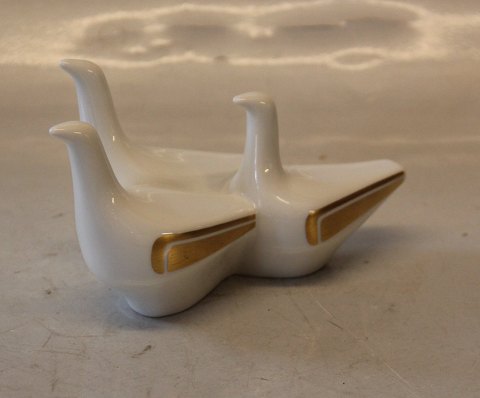 B&G 4204  white & gold Geese group - Agnethe Jørgensen  3.5" / 9 x 16 cm Danish Modern design