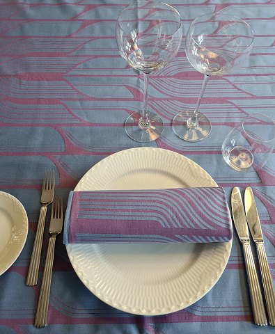 Georg Jensen Damask vintage dug & 8 mundservietter. Syrenfarvet med geometrisk mønster
