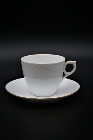 Royal Copenhagen Tradition, White Half lace with gold edge coffee cup. Cup Dia: 7,5 cm.  RC#1275/756.