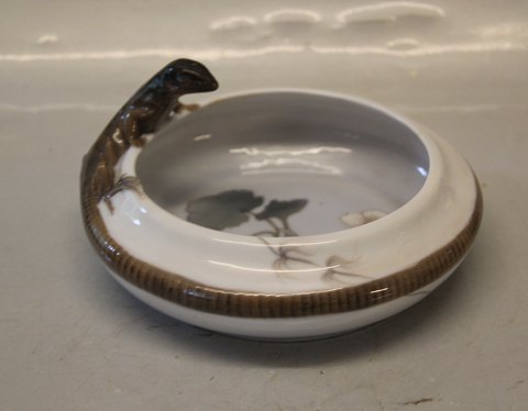 Royal Copenhagen 25-397 RC Lizard tray  22 cm pre 1923 painter 158  A. Nielsen (AP)