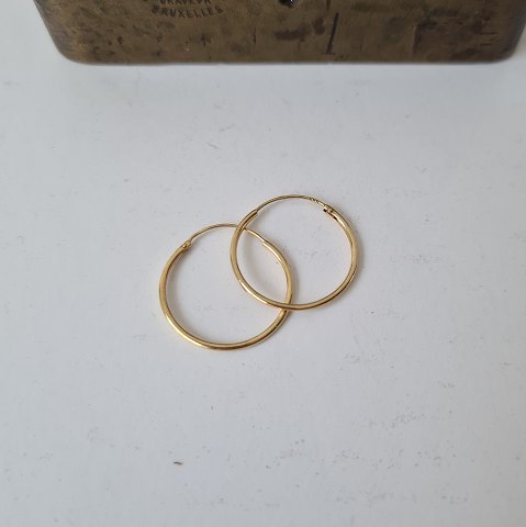 Creoles in 14 kt gold