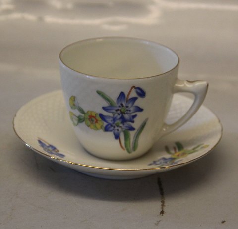 102 Cup and saucer 1.25 dl (305) Njal B&G Springflower dinnerware