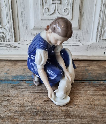 B&G Figur - Pige med kat No. 1745
