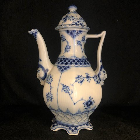 Royal Copenhagen, musselmalet helblonde; Kaffekande og moccakande af porcelæn #1030