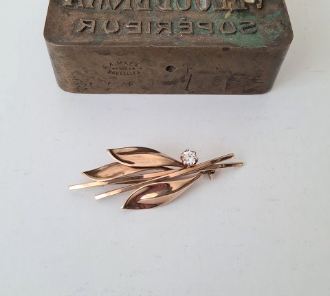 Hermann Siersbøl vintage broche i 8 kt guld med klar sten