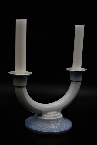 Bing & Grøndahl Mågestellet , lysestage til 2 stearinlys og guld kant. Højde:13,5cm. B:20,5cm. B&G#235. 1.sort.