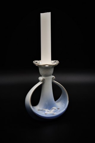 Bing & Grøndahl Mågestellet , lysestage med guld dekorationer.Højde:13,5cm. B&G#503. 1.sort.