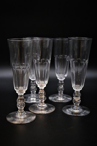 Gamle fransk champagne fløjte i krystalglas med klassisk slibning.(1 stk.)