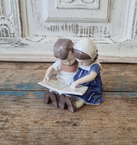 B&G figur "Læsende børn" No. 1567