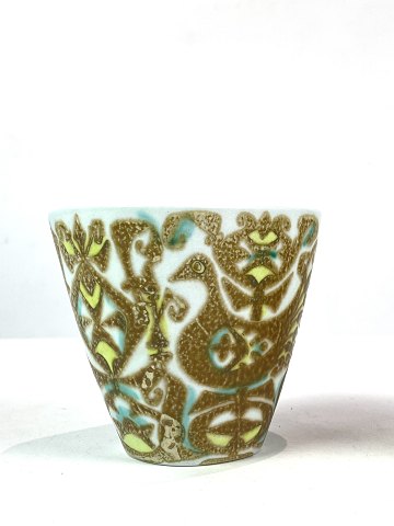 En fajance vase, nr.: 713/3216, af Royal Copenhagen. 5000m2 udstilling.
