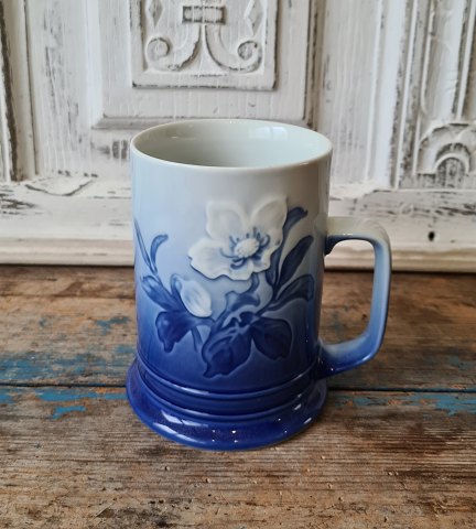 B&G Christmas rose large mug