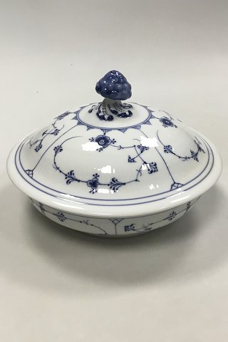Royal Copenhagen Musselmalet Riflet Lågskål No. 397