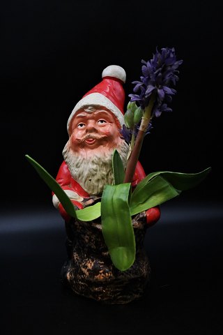 Older painted terracotta pixie with basket space for spruce or onion plant. Height: 29cm.