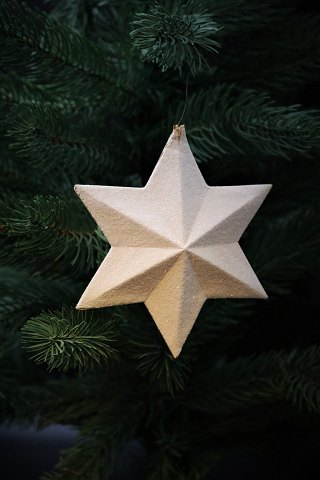 Gammel stjerne i pap med sølv glimmer til at hænge på juletræet.Stjerne Dia.:19cm.