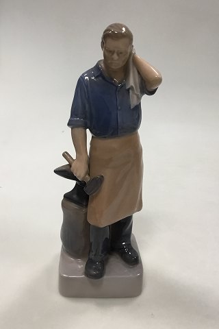 Royal Copenhagen Figur af Smed No. 4502