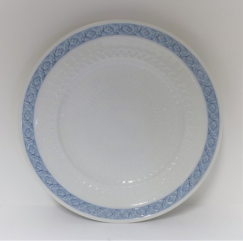 Royal Copenhagen. Vifte blå. Stor flad tallerken / dækketallerken. Diameter 31 cm. Model 631. (3 sortering). Der er 8 styk på lager. Prisen er per styk.
