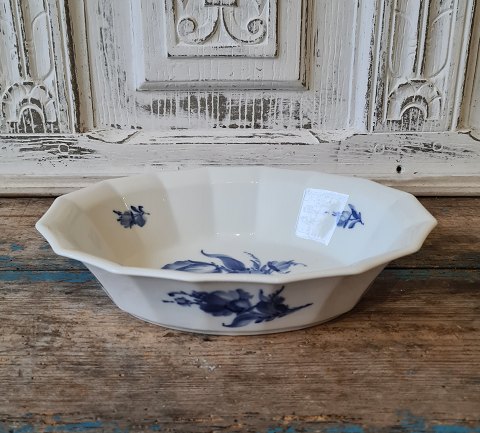 Royal Copenhagen Blå Blomst Kantet oval skål No. 8632