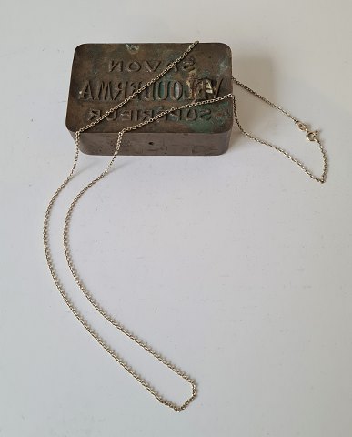 Lang Ankerhalskæde i 14 kt guld 65 cm.