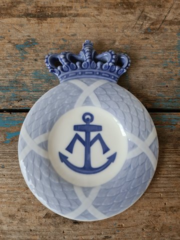 Royal Copenhagen Mindeplatte fra 1909 - Prinsesse Maries mindeplatte - Kronet krans med bogstavet M samt et anker
