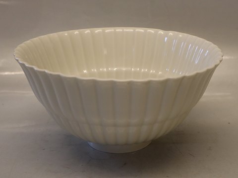 3422 Kgl Riflet Skål 10 x 21 cm Thorkild Olsen Blanc de Chine Blanc de Chine