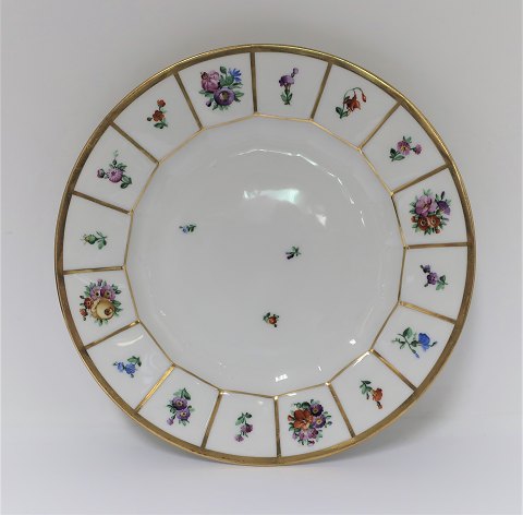 Royal Copenhagen. Henriette. Frokosttallerken. Model 444-8550. Diameter 22,5 cm. (1 sortering).