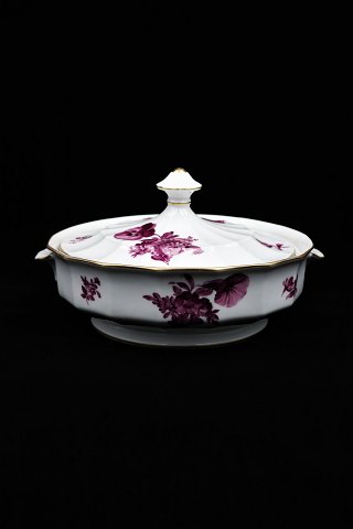 Sjælden Royal Copenhagen rund skål med låg og hanke i Purpur Blomst -Kantet med guldkant. H:13,5cm. Dia.:22cm.RC#424/8535. 2.sort. (1870-90)