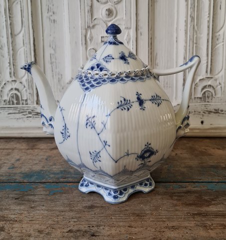 Royal Copenhagen Musselmalet helblonde tekande No. 1119