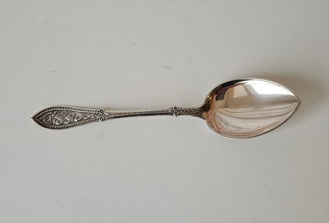 Lille serveringsspade i sølv med vikinge inspireret dekoration fra 1900 - 15,5 cm.