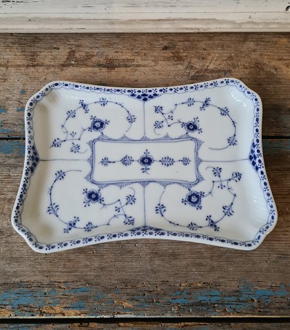 Royal Copenhagen Musselmalet halvblonde bakkeNo. 716