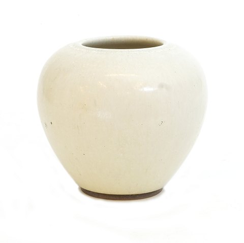 Saxbo stentøjsvase med lys harepels glasur. Signeret Saxbo  18 IV. H: 12,7cm