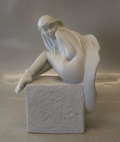 Royal Copenhagen 101 RC Pisces (20th February to 20th March)  Christel Zodiac Figurine Bisquit (1249101-41200)