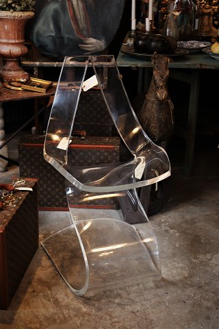Sculptural design chair in plexiglass, designed by Michel Dumas (Atelier Michel Dumas) in the 70s...