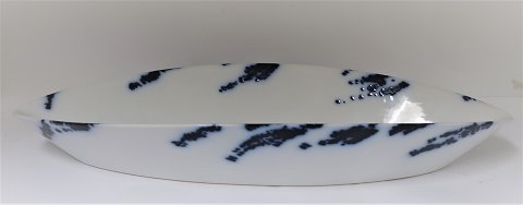 Royal Copenhagen. Aflang skål. Ivan Weiss. Model 378. Længde 49,5 cm. (2 sortering)