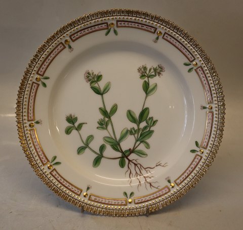 20-3550 "Cerastium viscosum L. (G. ovale Pers.)". Luncheon Plate New # 622 8.75"(Dated 1969-74) Flora Danica Danish Porcelain