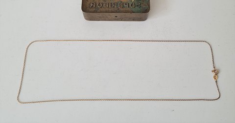 Halskæde i 8 kt guld 54 cm.
