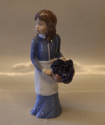 B&G 2590 Girl with basket of grapes 19 cm B&G Porcelain Annual Figurine 1990 Gabriella
