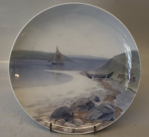B&G 7699-357-20 Platte: Indsø eller Fjord 20 cm Signeret i Monogram FIH? Bing & Grøndahl